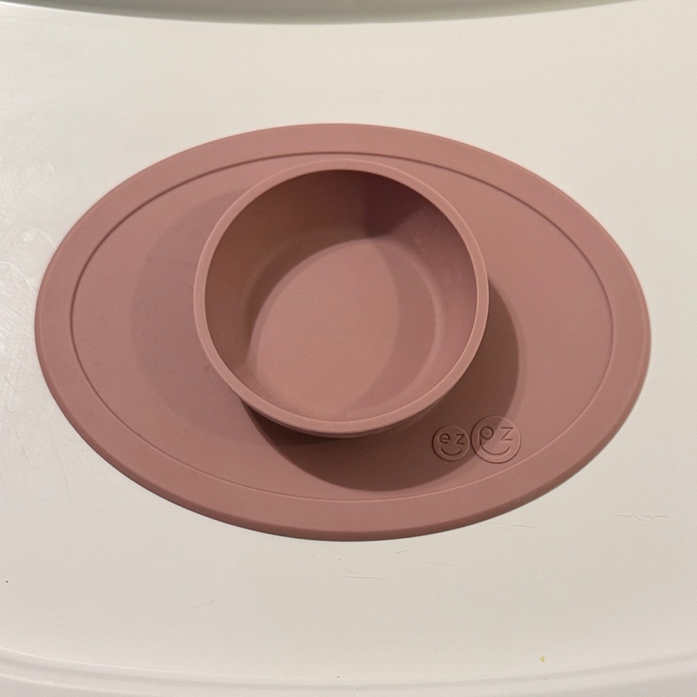 EZPZ Silicone Suction Bowl in Pink with Spoon